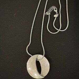 Elegant Silver Pendant Necklace